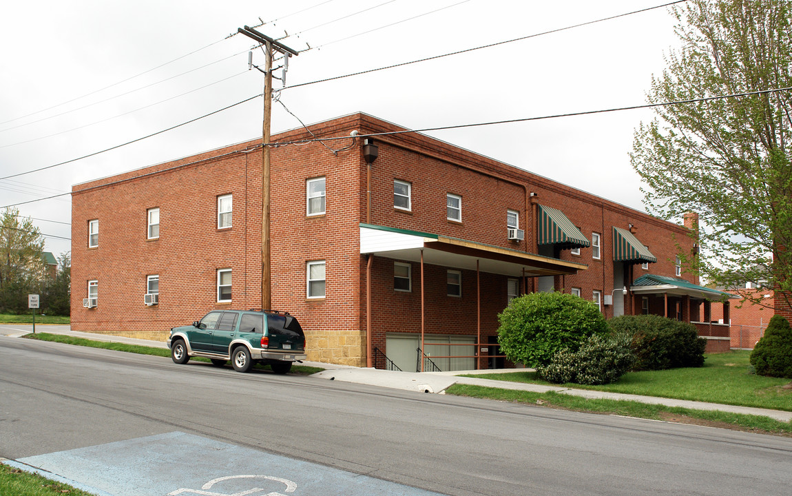 114-112 Park Ave in Princeton, WV - Building Photo