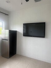 7804 SW 21st Terrace in Miami, FL - Building Photo - Building Photo
