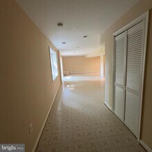 3502 Holly Rd in Annandale, VA - Building Photo - Building Photo