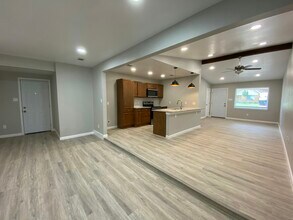 1001 Paula Dr in Arlington, TX - Building Photo - Building Photo