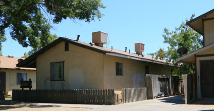 154 W 13th St in Merced, CA - Building Photo - Building Photo