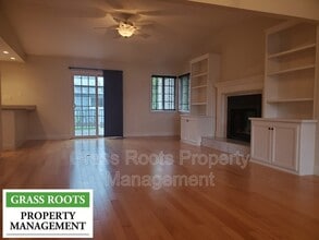 18250 Lake Forest Dr in Lake Forest, CA - Building Photo - Building Photo