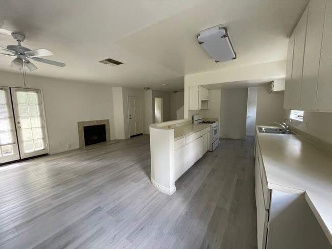 property at 1589 N Hill Ave
