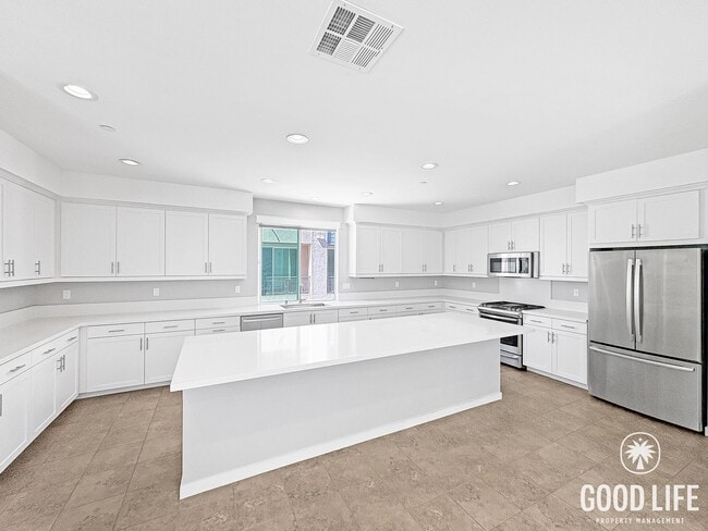 6050 Colt Pl in Carlsbad, CA - Building Photo - Building Photo