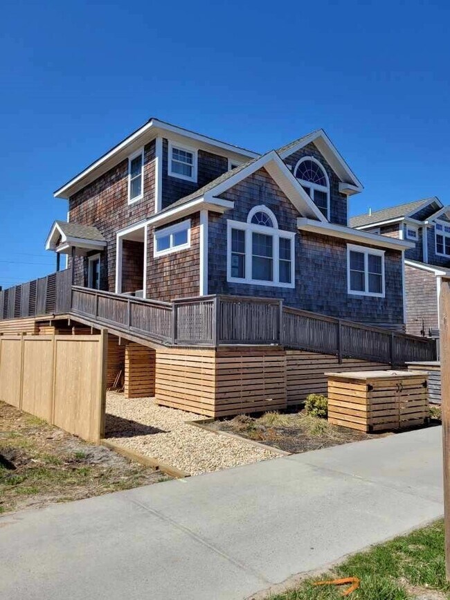 345 Dehnhoff Walk in Ocean Beach, NY - Building Photo - Building Photo