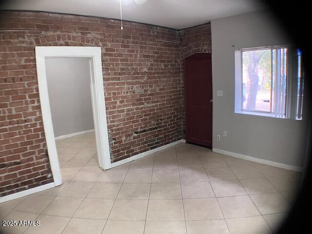 property at 633 N 6th Ave