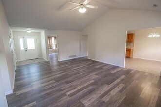 1603 E Smiley Ln in Columbia, MO - Building Photo - Building Photo