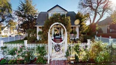 624 1st St in Coronado, CA - Building Photo - Building Photo