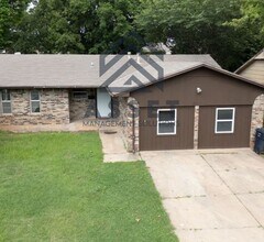 5017 S Briarwood Dr in Oklahoma City, OK - Building Photo - Building Photo