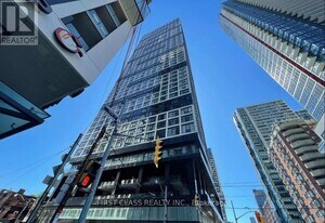181 Dundas St E in Toronto, ON - Building Photo