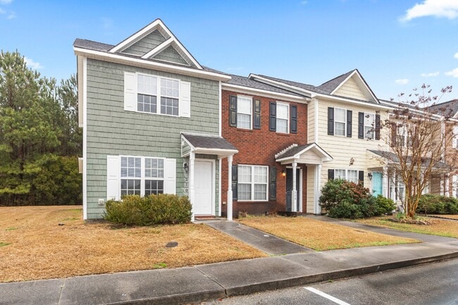210 Springwood Dr in Jacksonville, NC - Building Photo - Building Photo
