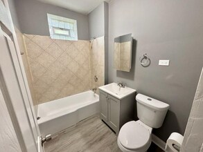 7841 S Drexel Ave in Chicago, IL - Building Photo - Building Photo