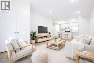 21 REVERIE Wy in Kitchener, ON - Building Photo