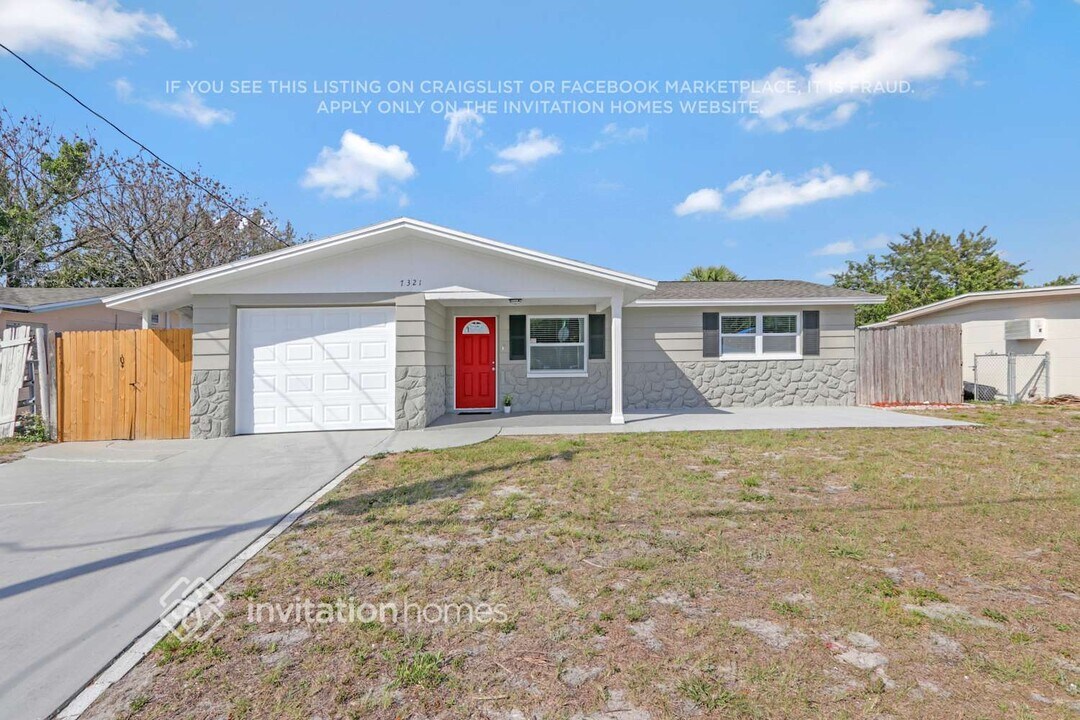 7321 Buchanan Dr in Port Richey, FL - Building Photo