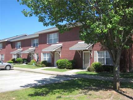 Cottonwood Apartments in Athens, AL - Building Photo