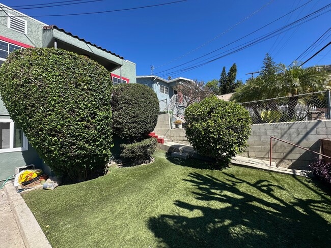 3513 Loosmore St, Unit 3513 Loosmore in Los Angeles, CA - Building Photo - Building Photo