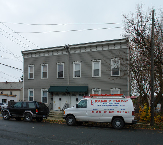 24 110th St in Troy, NY - Building Photo - Building Photo