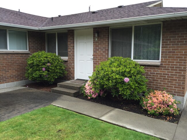 Pearl Plaza Apartments in Tacoma, WA - Building Photo - Building Photo