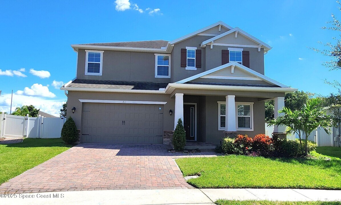 1813 Hawksbill Ln in St. Cloud, FL - Building Photo