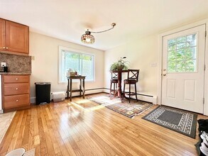 10 Roulston Rd in Windham, NH - Building Photo - Building Photo