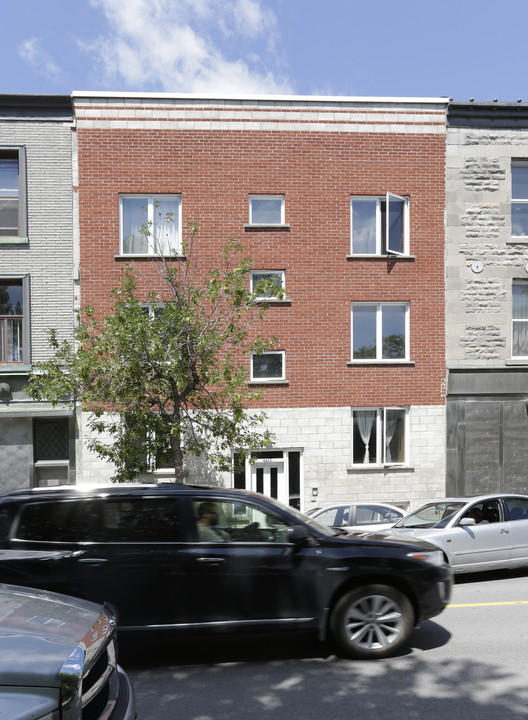 4831 Notre-Dame O in Montréal, QC - Building Photo