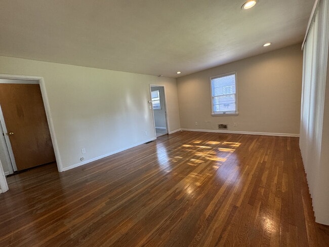 2449 S 8th St in Springfield, IL - Building Photo - Building Photo