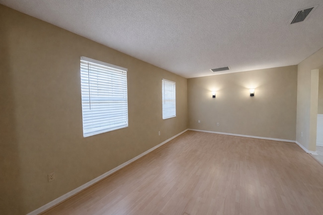 7 Mitchell Ave in Orange Park, FL - Building Photo - Building Photo