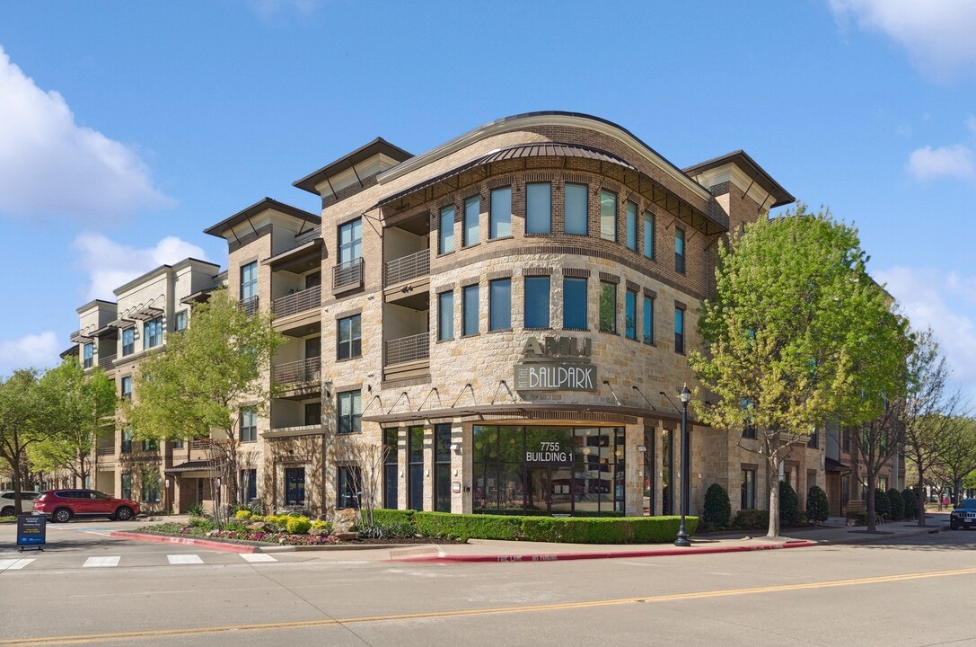 AMLI at the Ballpark in Frisco, TX - Foto de edificio