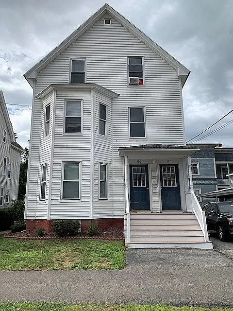 390 Pearl St, Unit 3rd Floor in Manchester, NH - Building Photo