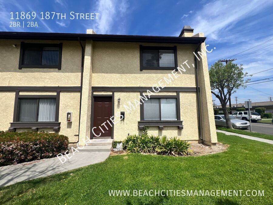 11869 187th St in Artesia, CA - Building Photo