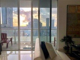 50 Biscayne Blvd, Unit 1809 in Miami, FL - Building Photo