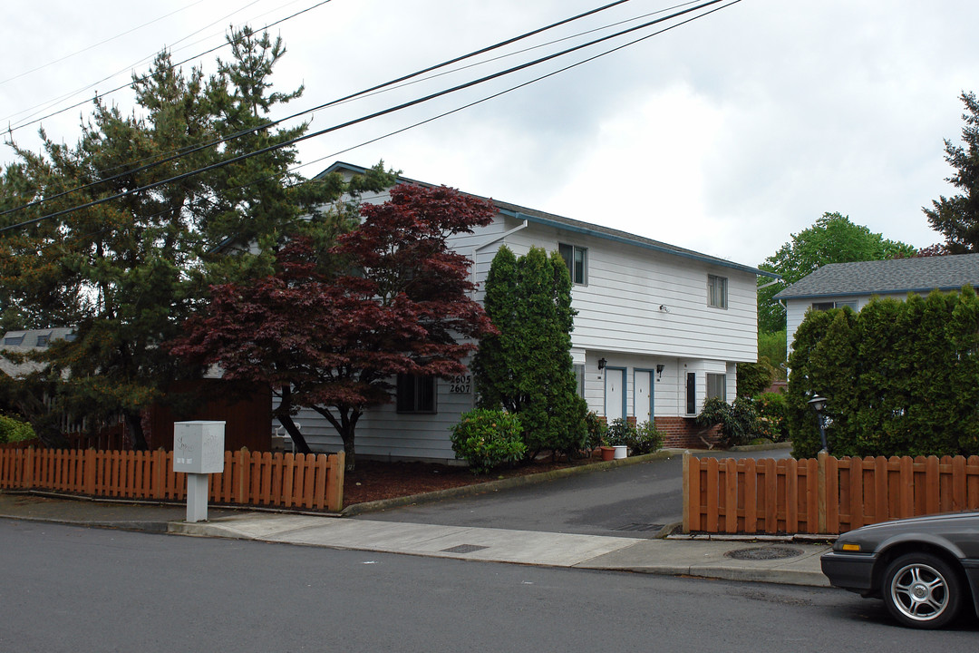 Tranquillity Court in Portland, OR - Building Photo