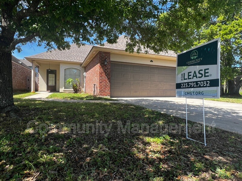 610 Spring Cove Dr in Baton Rouge, LA - Building Photo