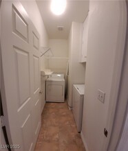1511 Cardinal Peak Ln in Las Vegas, NV - Foto de edificio - Building Photo