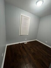 8253 S Brandon Ave in Chicago, IL - Building Photo - Building Photo