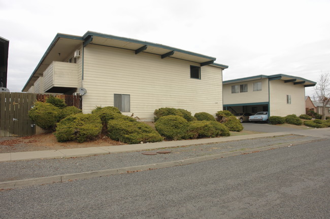 1307 Folsom Ave in Yakima, WA - Foto de edificio - Building Photo