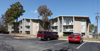 Bellagio Living ? - 9025 El Dorado Drive Apartments