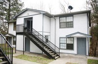 Building Photo - 207-209 Carl St Apartments in Leesville, Louisiana