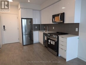 225 Malta Ave. in Brampton, ON - Building Photo - Building Photo