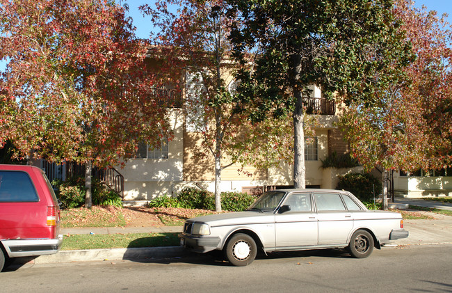 Residential Condominiums in Glendale, CA - Building Photo - Building Photo