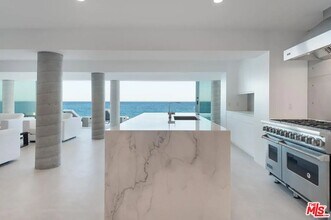 24864 Malibu Rd in Malibu, CA - Building Photo - Building Photo