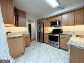 11739 Ledura Ct in Reston, VA - Building Photo - Building Photo