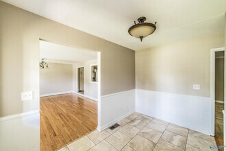 2107 Edinburgh Dr SW in Huntsville, AL - Building Photo - Building Photo