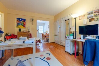 22 Saint Paul St, Unit #1 in Brookline, MA - Building Photo - Building Photo