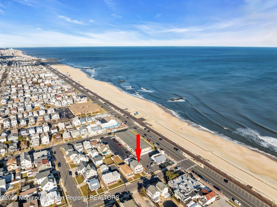 100 18th Ave in Belmar, NJ - Building Photo