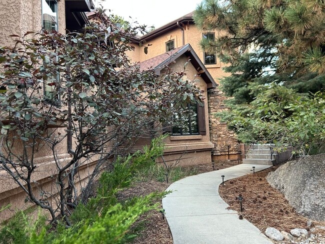 6020 Buttermere Dr in Colorado Springs, CO - Foto de edificio - Building Photo