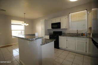 12341 Tierra Azteca Dr in El Paso, TX - Building Photo - Building Photo