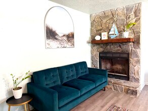 2775 Bayview Way in Pensacola, FL - Building Photo - Building Photo