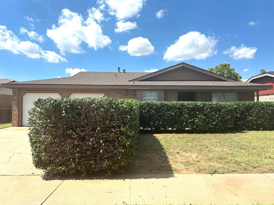 2210 88th St in Lubbock, TX - Building Photo