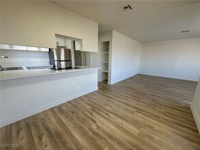 6932 Kilgore Dr in Las Vegas, NV - Building Photo - Building Photo